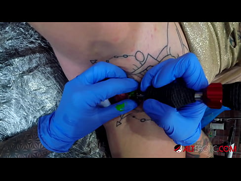 ❤️ La bomba Sully Savage, molt tatuada, es va tatuar al clítoris ❤❌ Porno de qualitat al porno ca.downloadassertion.top ❤